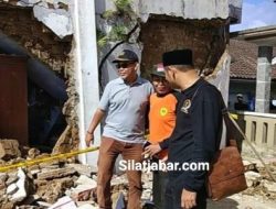 Pimpinan dan Anggota DPRD Kabupaten Sukabumi, Tinjau Lokasi Gempa