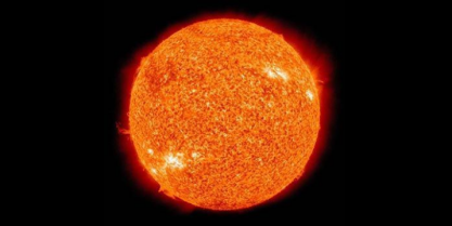 Bintik - bintik Matahari terlihat jelas (Fotosfer). 
