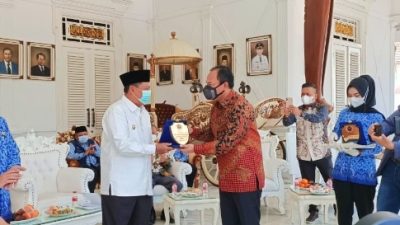Wagub Jabar dan Bupati Cianjur, Raih Penghargaan Kepala Daerah Peduli Jurnalis