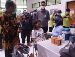 Peringati HKN Ke-57, Pemkot Cimahi Gelar Vaksinasi Massal