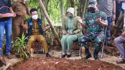 Bupati Bandung Dampingi Kasad Dudung Abdurachman, Kunjungi Rumah Korban Lakalantas di Ciaro Nagreg
