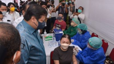 Terkait Varian Omicron, Menko Airlangga: Pemerintah Terus Dorong Vaksinasi Booster