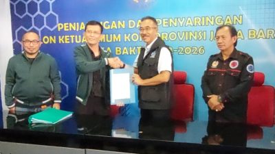 Daud Achmad Serahkan Formulir Pendaftaran Calon Ketua KONI Jabar, 52 Cabor Beri Dukungan