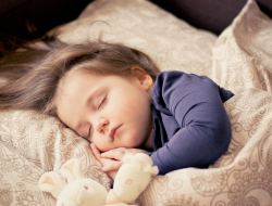 Inilah Perbedaan Jam Tidur Siang Dewasa dengan Anak-anak Yang Harus Kamu Ketahui !