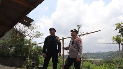 Kapolres Sukabumi ‘kerahkan’ pasukan BRIMOB ke Desa Kabandungan Kabupaten Sukabumi, Ada Apa?