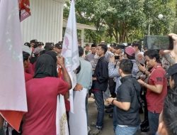 LSM Baladhika Adhyaksa Nusantara Sampaikan 9 Tuntutan Saat Gelar Aksi Demo di Gedung DPRD Kabupaten Sukabumi