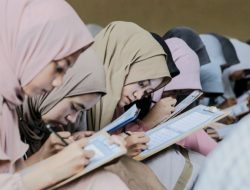 Luar Biasa, Ratusan Siswa SMAN 1 Cillin Menulis Mushaf Al-Qur’an